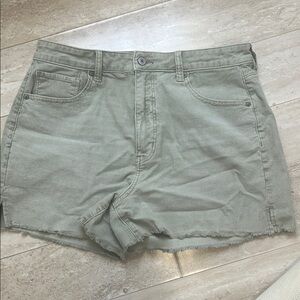 American Eagle thin gauge corduroy cut off shorts size 14